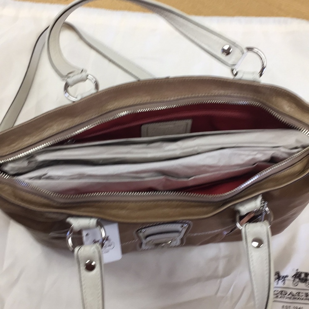 Coach Handbag, new with tags - Picture 6 of 8